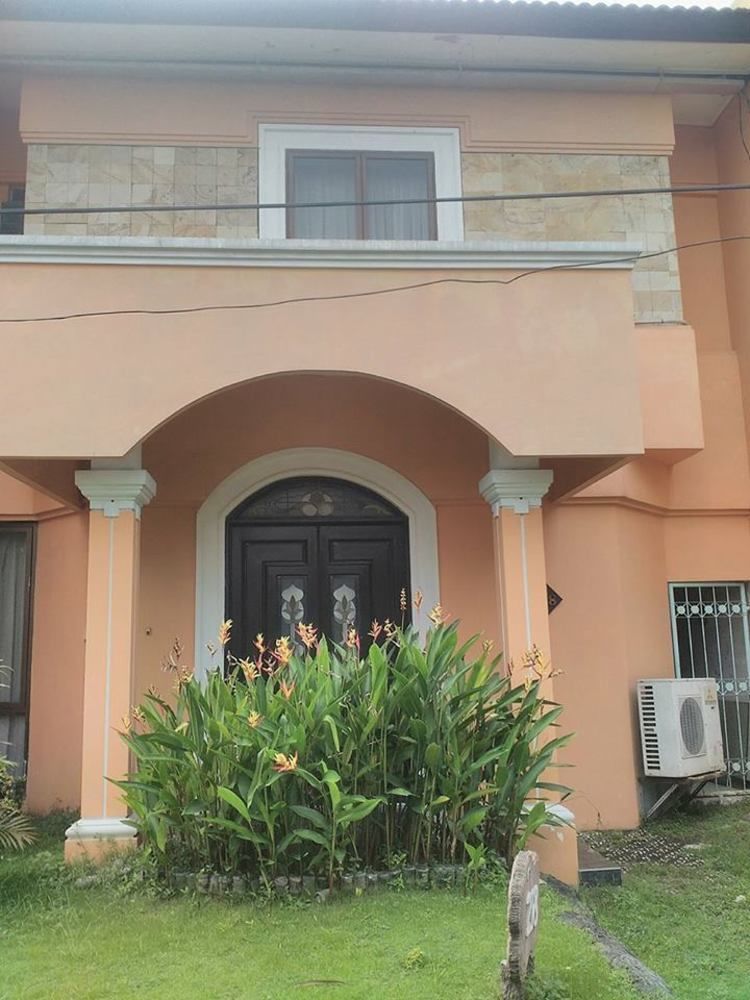 Hotel Istana Permata Juanda Sawotratap Exterior foto