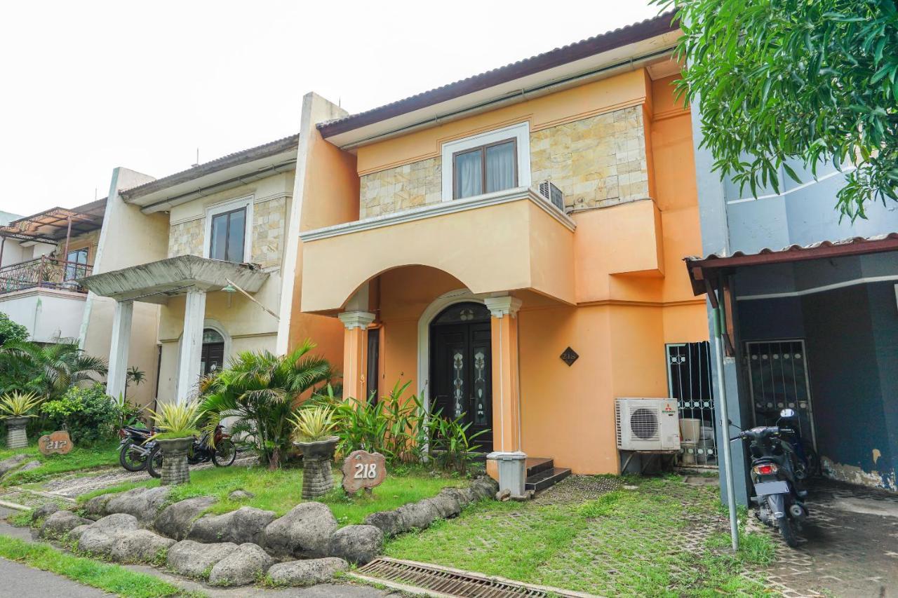 Hotel Istana Permata Juanda Sawotratap Exterior foto
